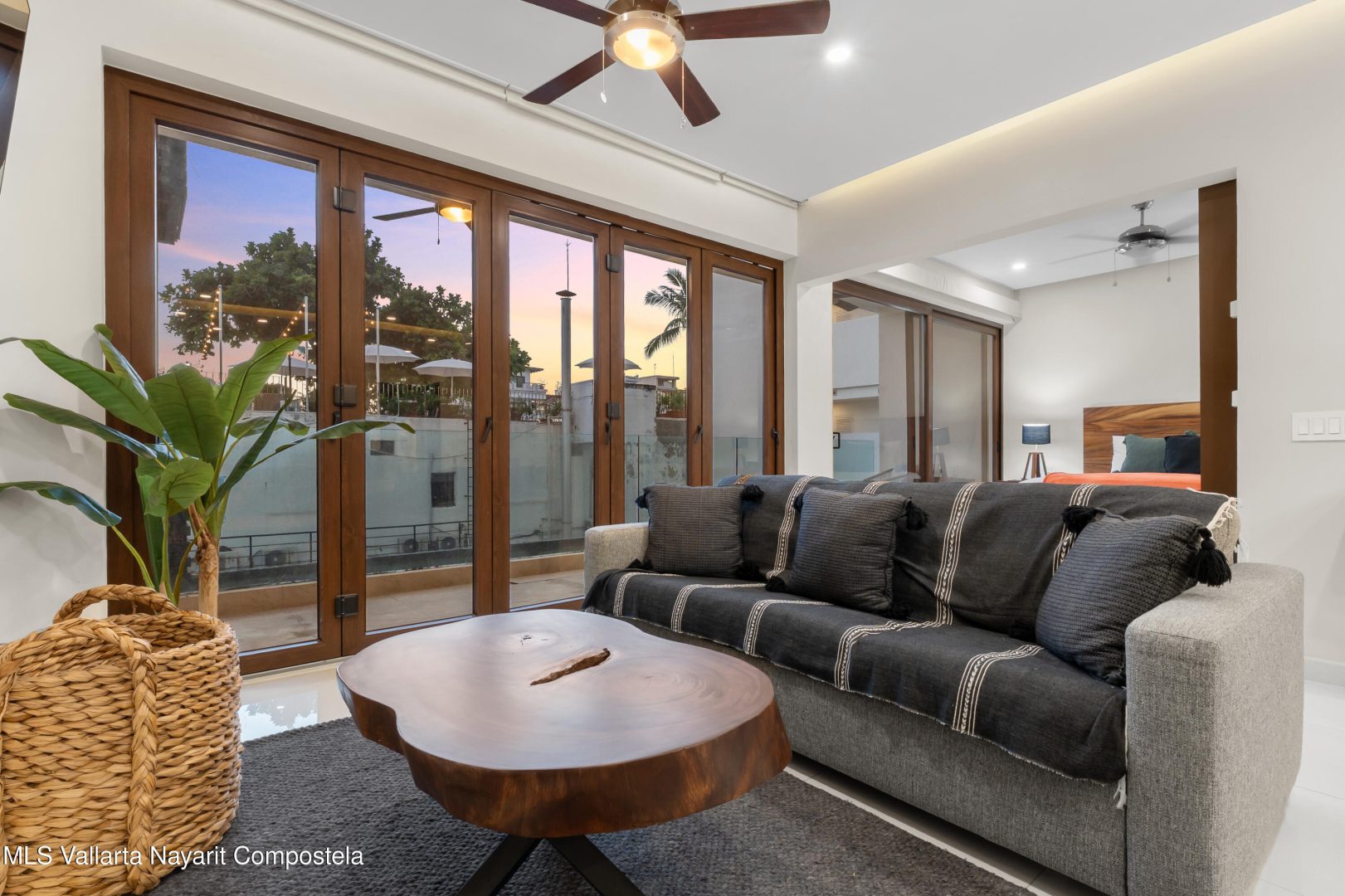 20251114200428278690000000-o