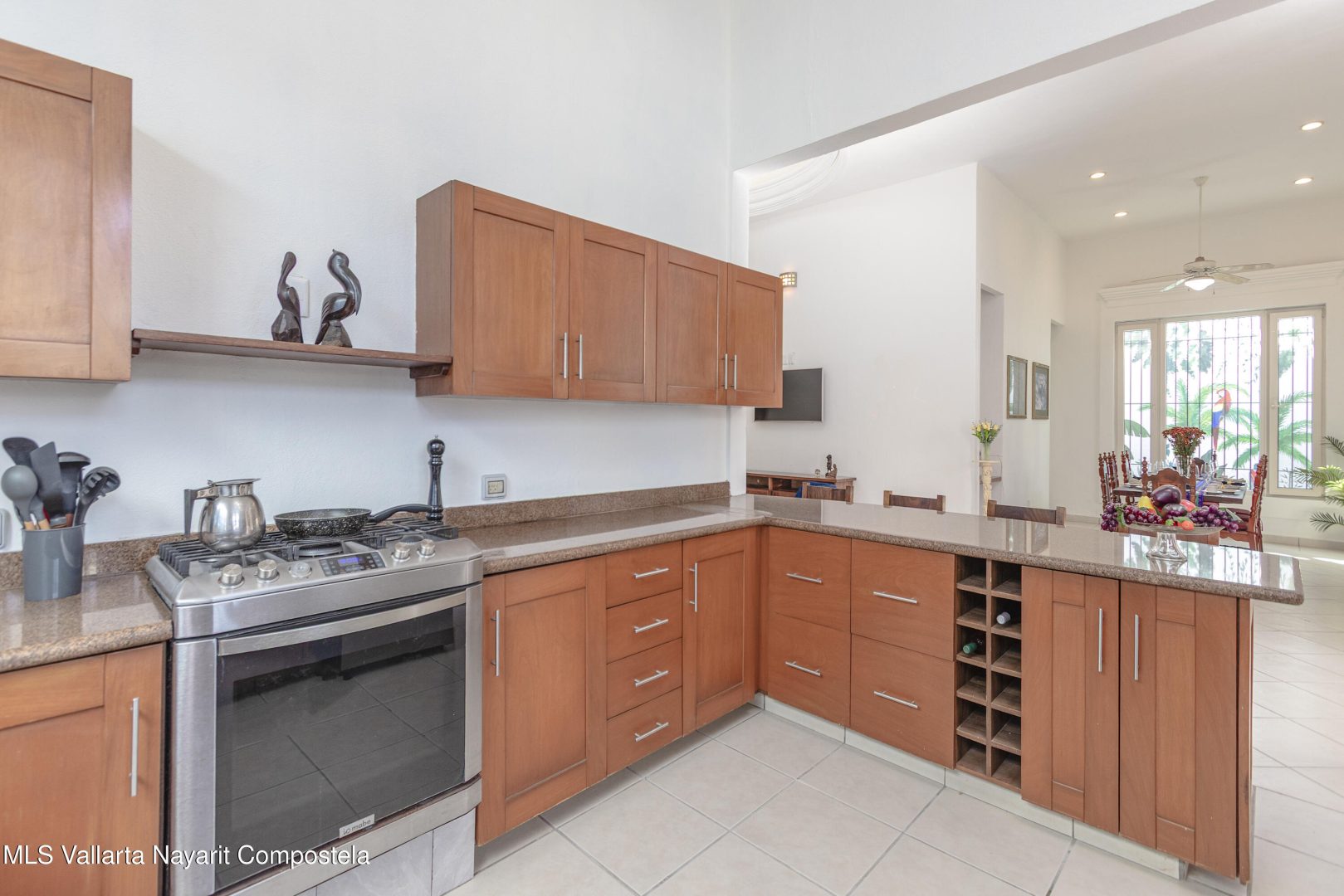 20251117172525193900000000-o