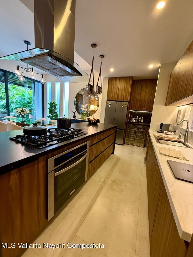 20251118014046728409000000-o