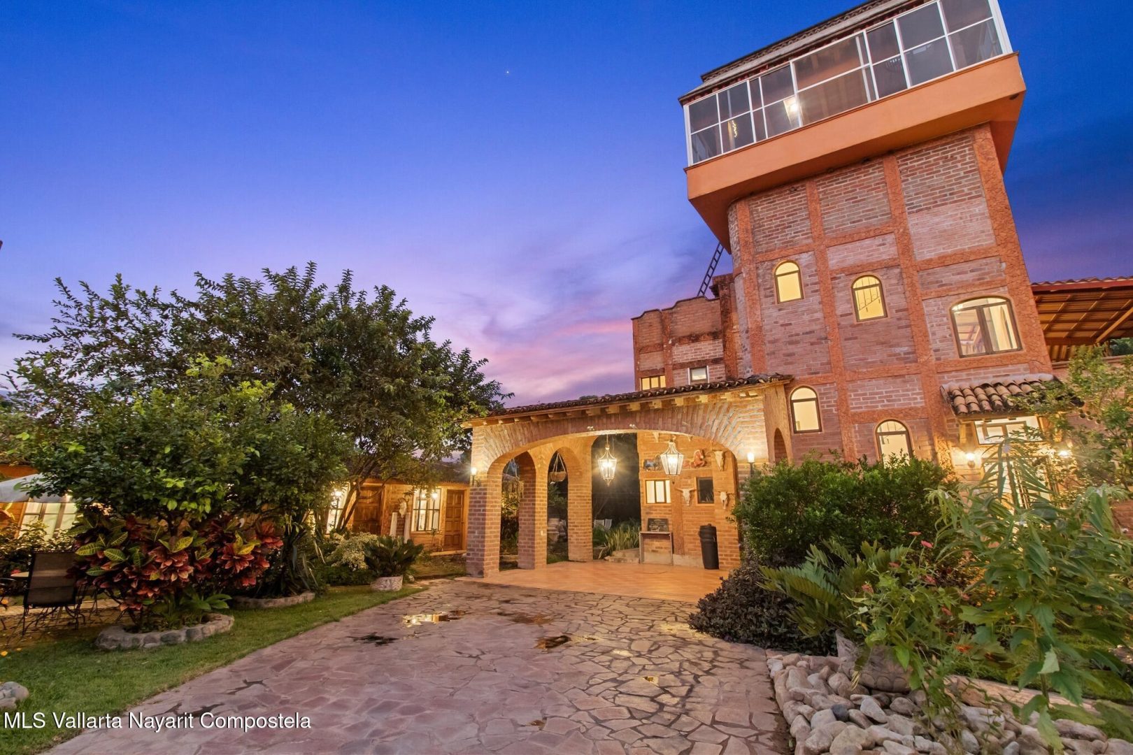 20251118223947930288000000-o