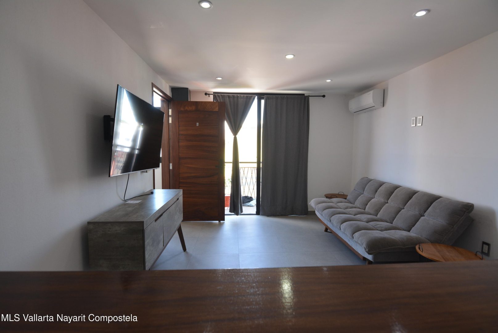 20251119022721813949000000-o