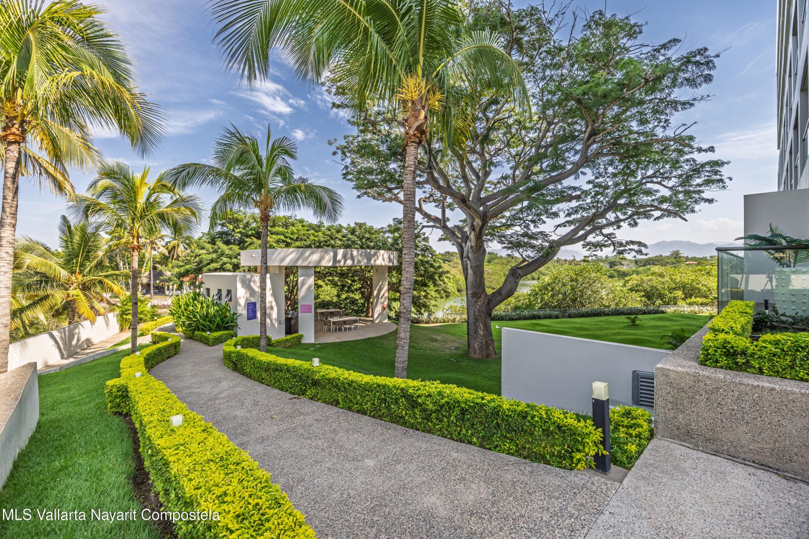 20251119023718581841000000-o