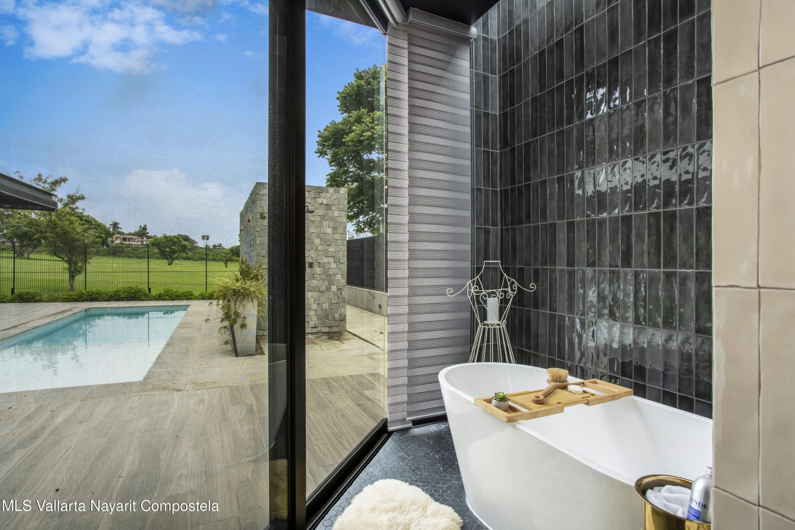 20251119184049746839000000-o