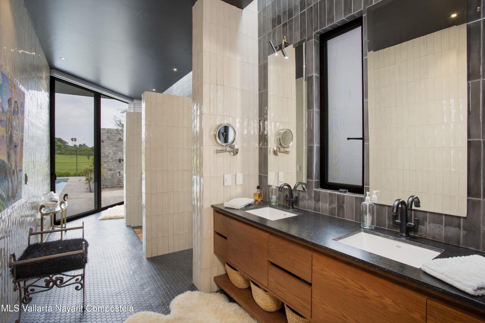 20251119184055233242000000-o