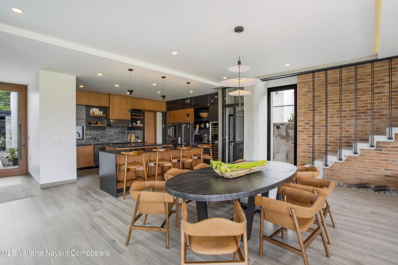 20251119184107914887000000-o