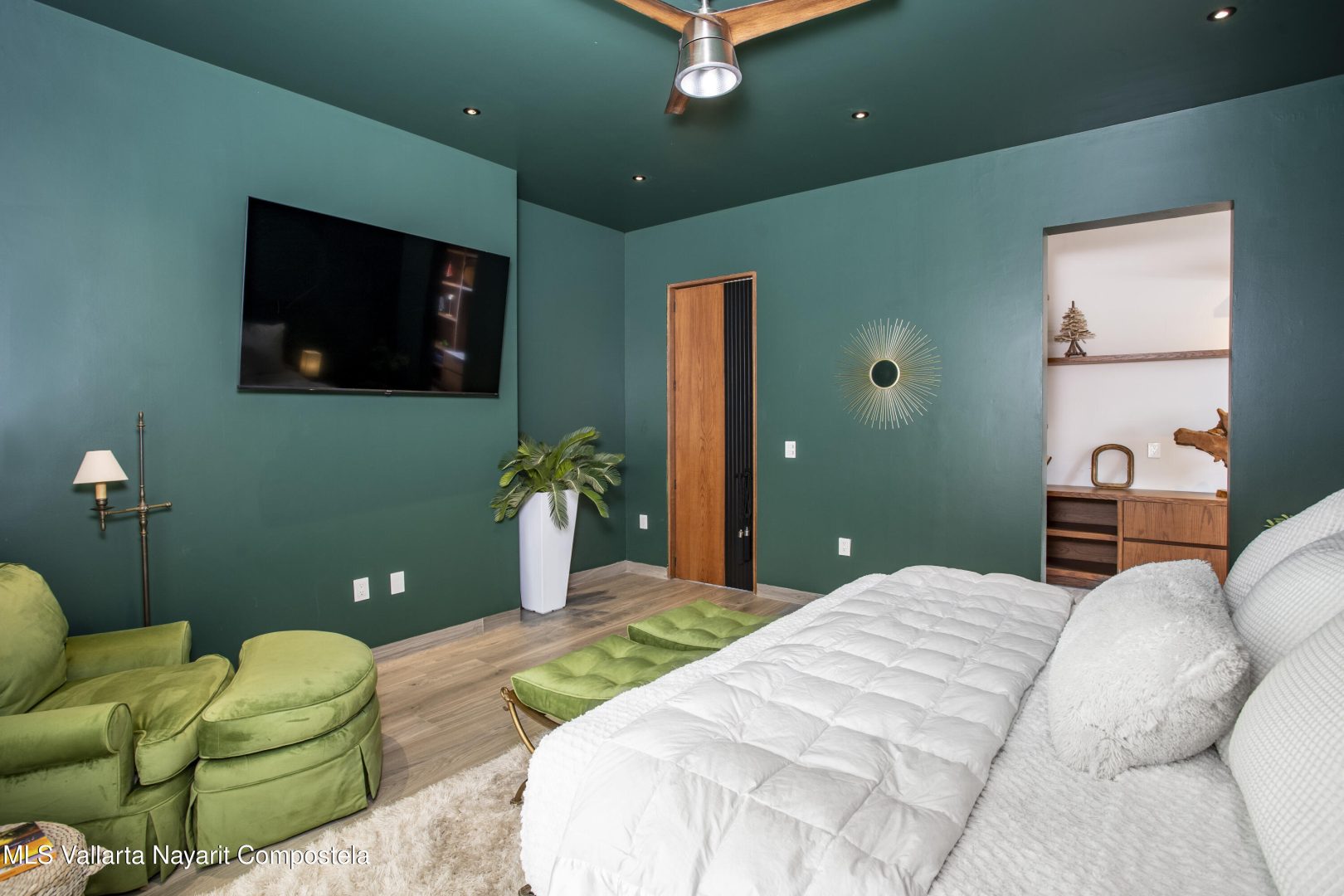 20251119184120932663000000-o