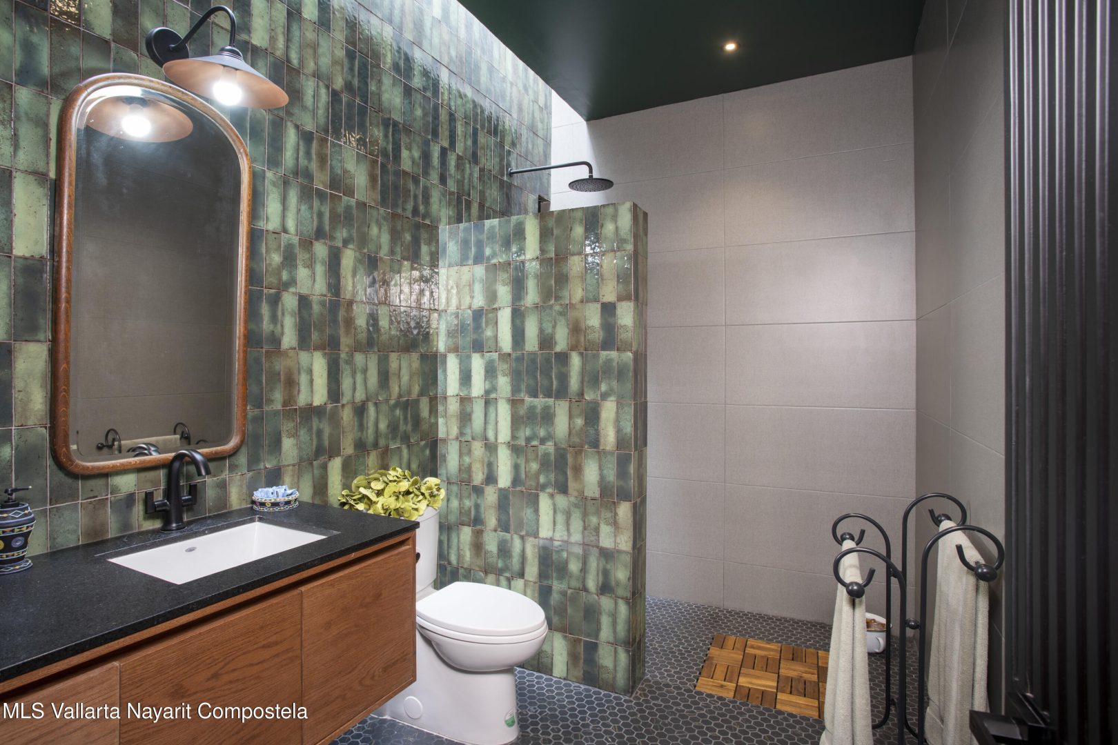 20251119184125131797000000-o