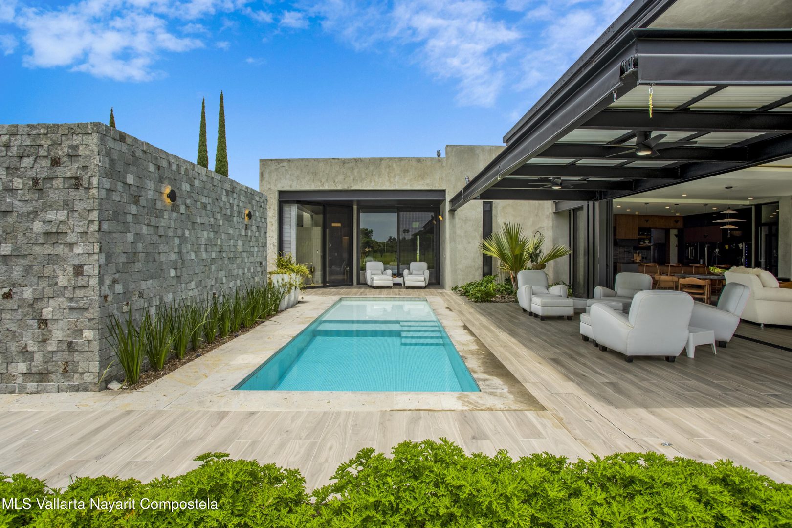 20251119184146920481000000-o