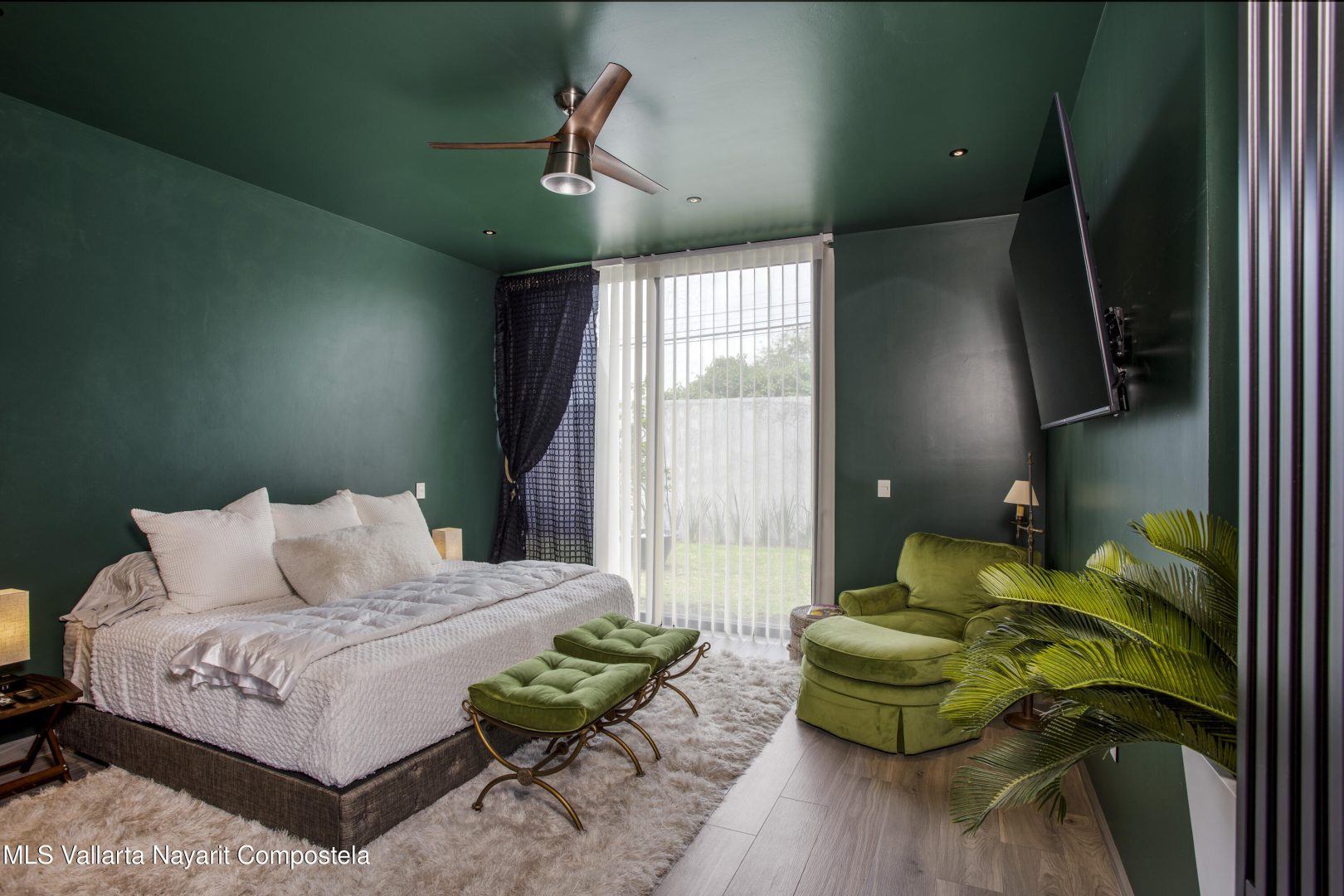 20251119184203247468000000-o