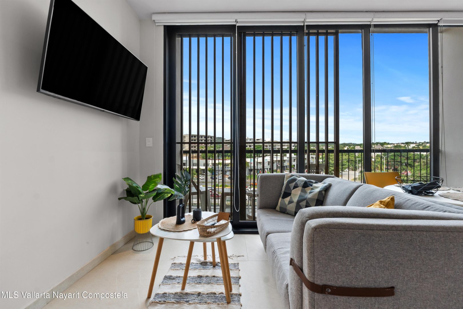 20251121015909039985000000-o