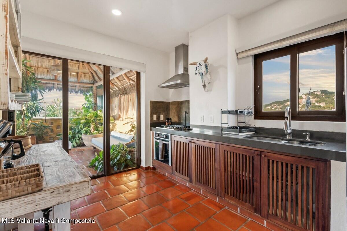 20251124202525738334000000-o