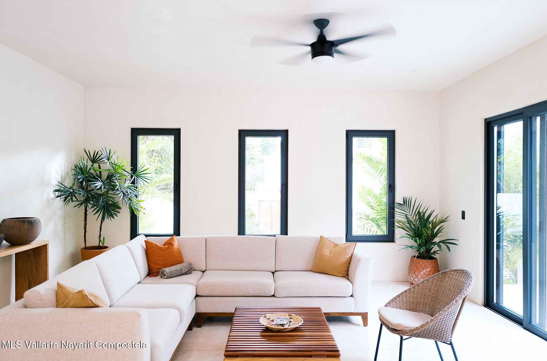 20251124210338802027000000-o