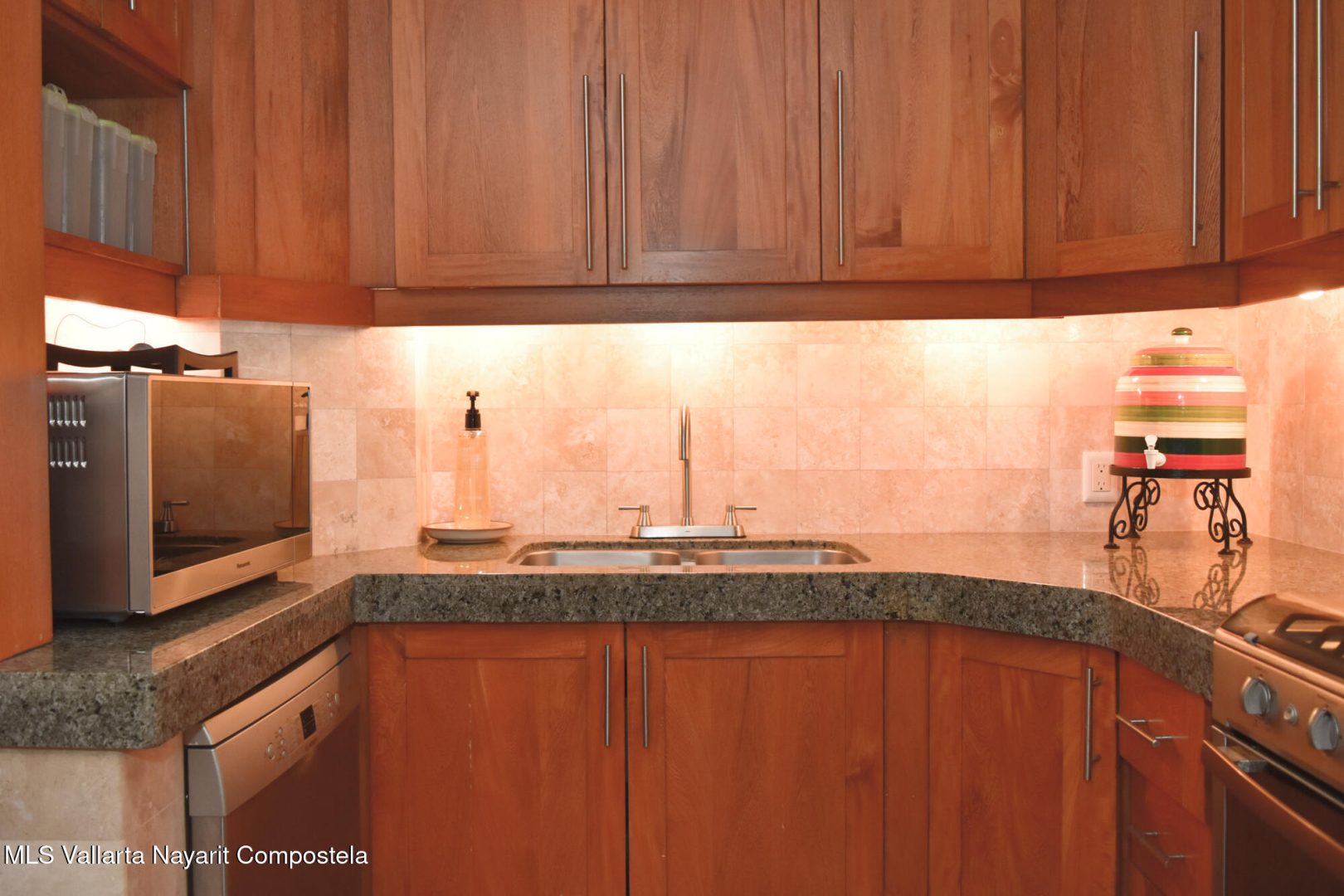 20251124225302943706000000-o