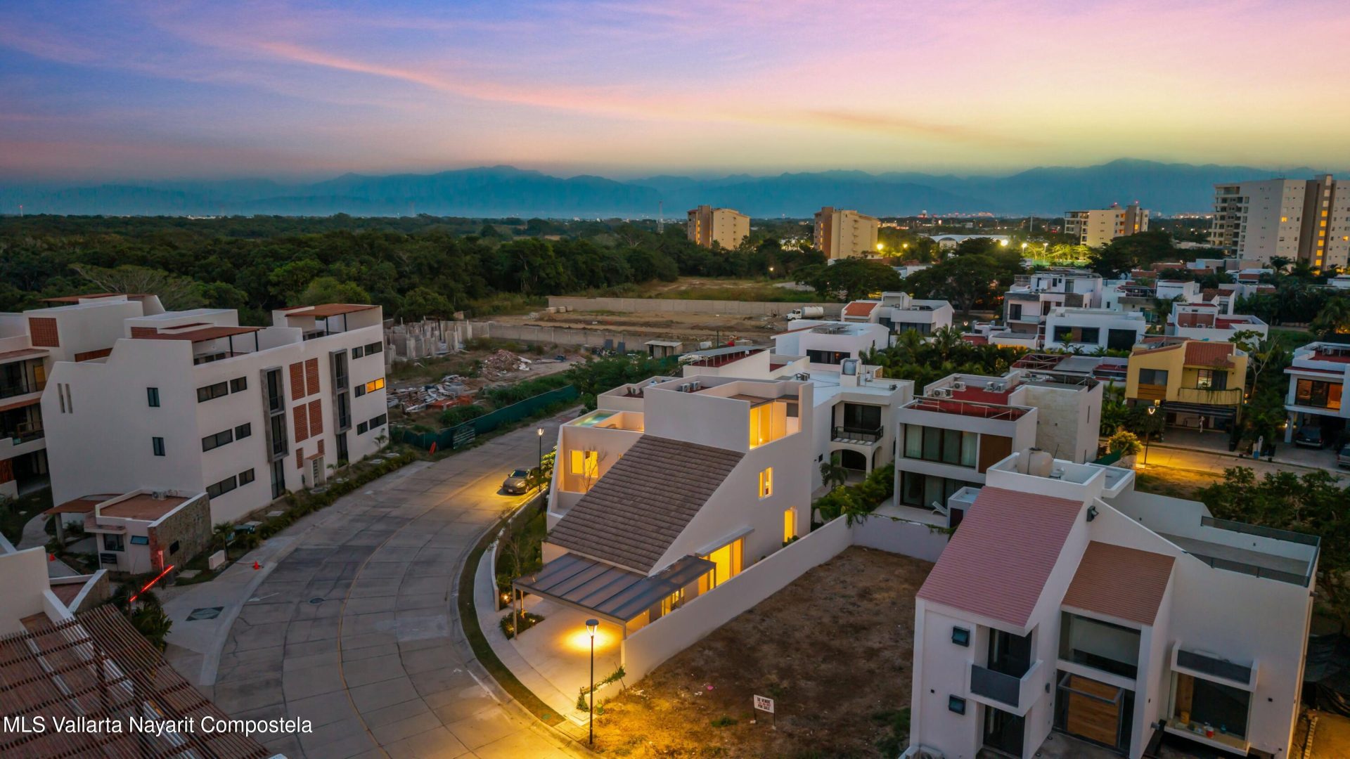 20251125200150332875000000-o