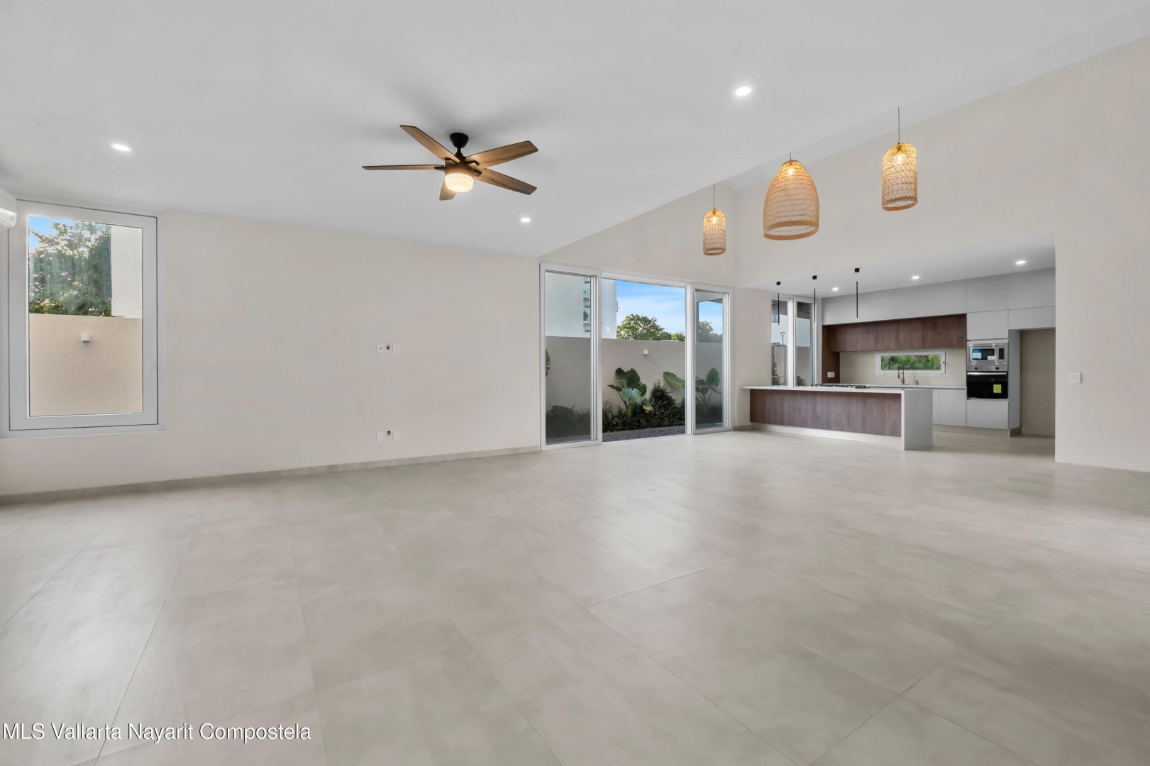 20251125200208855903000000-o