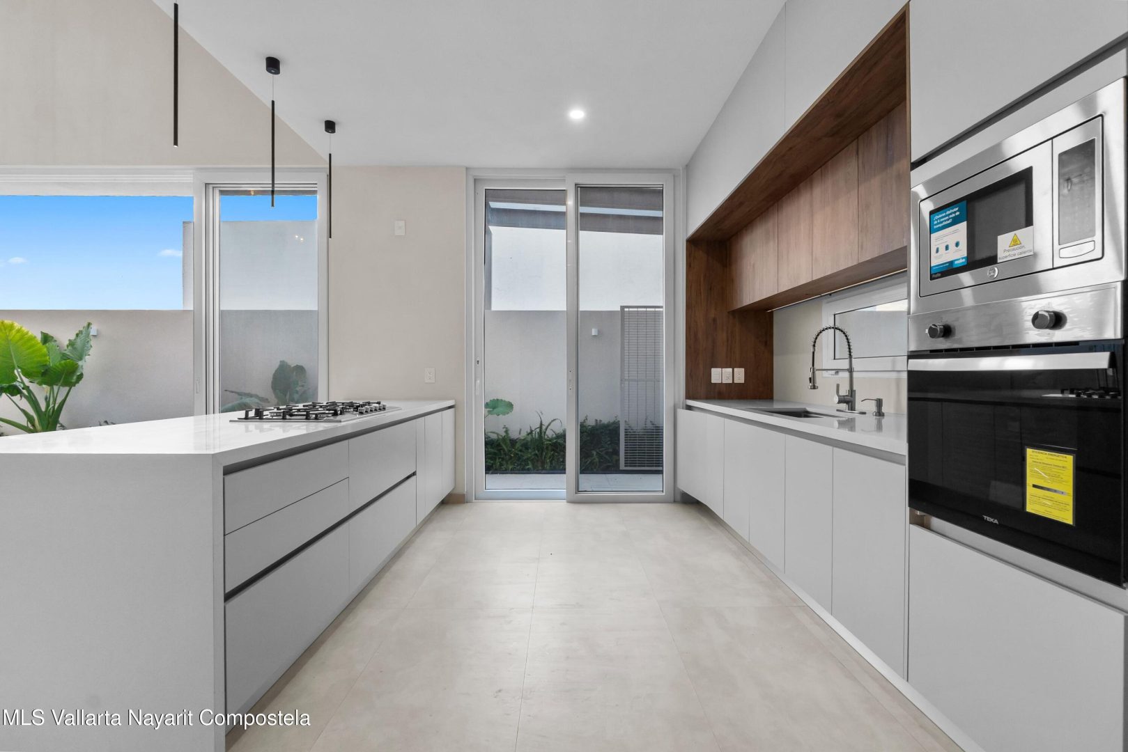 20251125200219407917000000-o