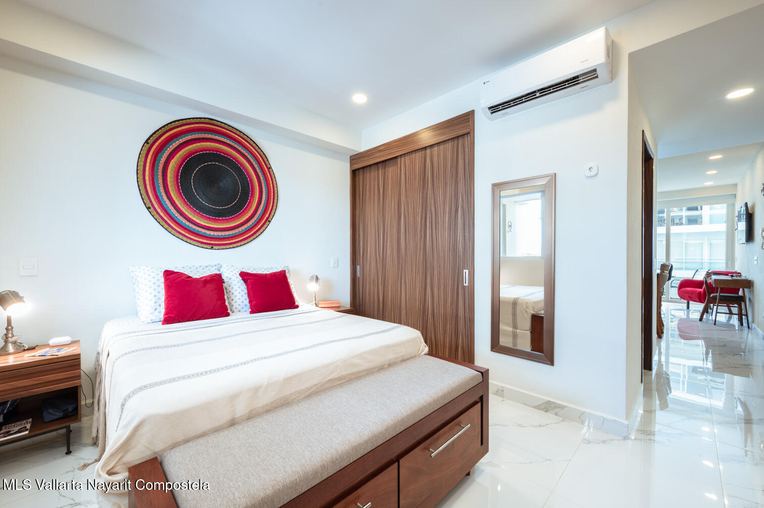 20251129190948399232000000-o