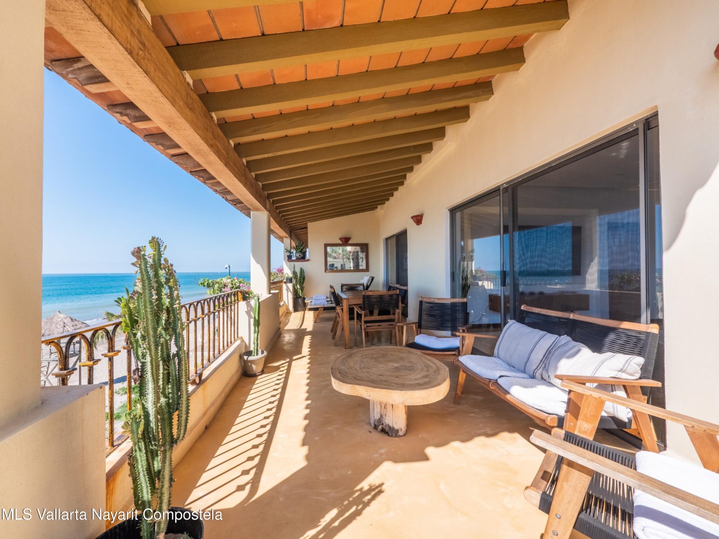 20251203010505724590000000-o