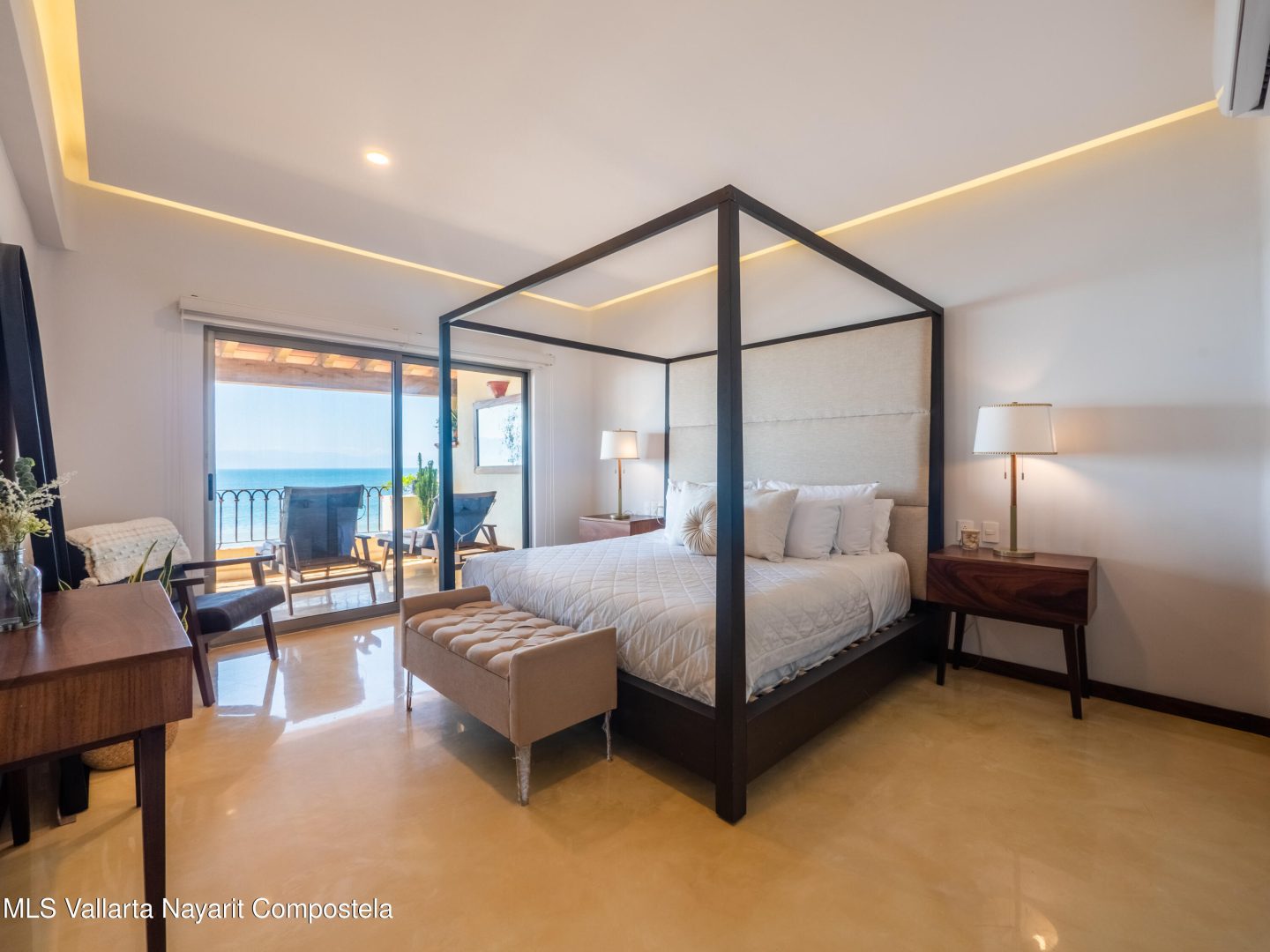 20251203010526134358000000-o