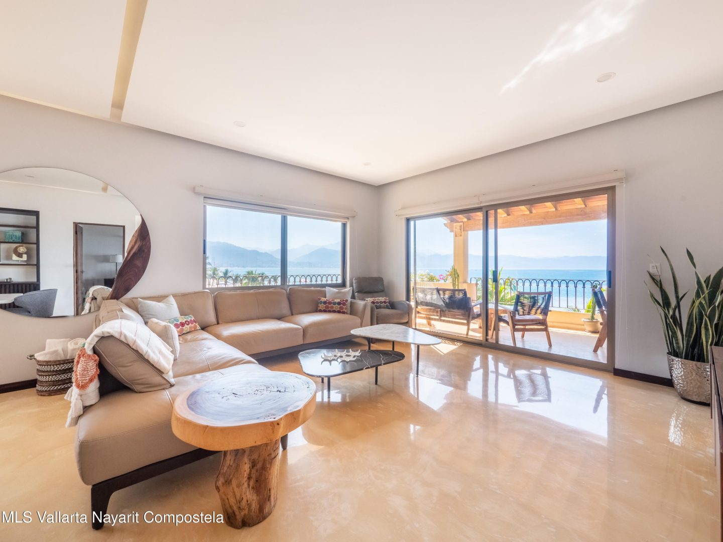 20251203010532963287000000-o