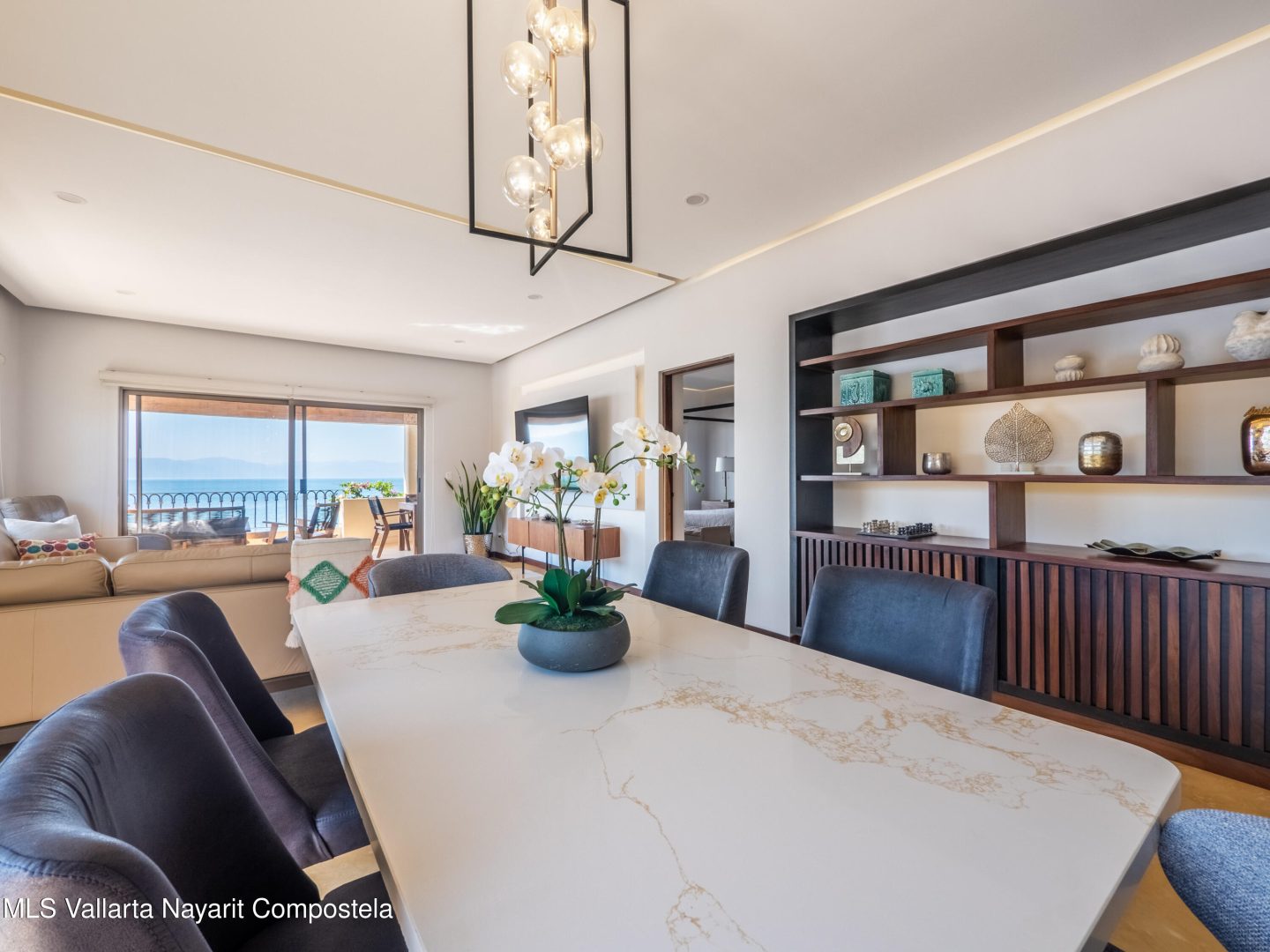 20251203010537466484000000-o