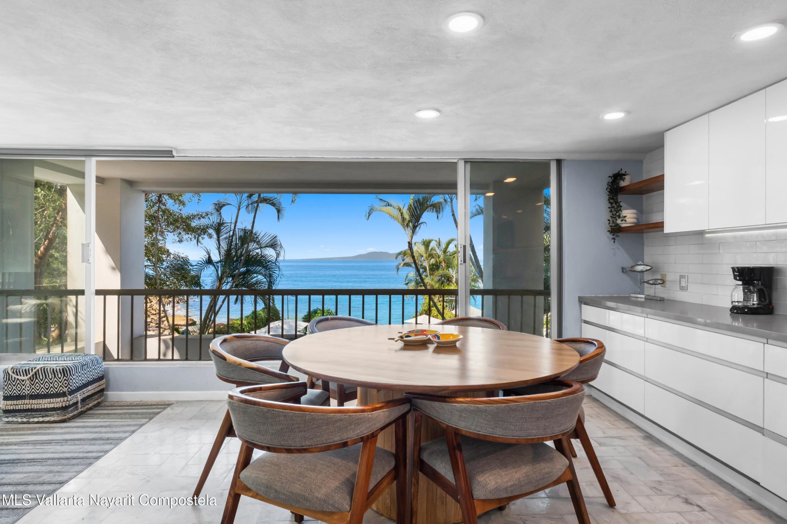 20251203171515603271000000-o