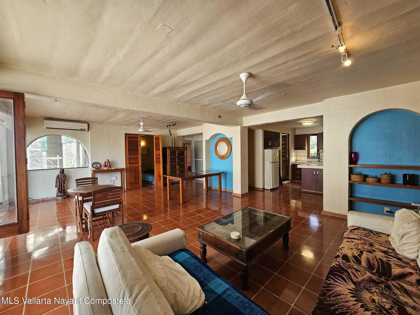 20251204024240411585000000-o