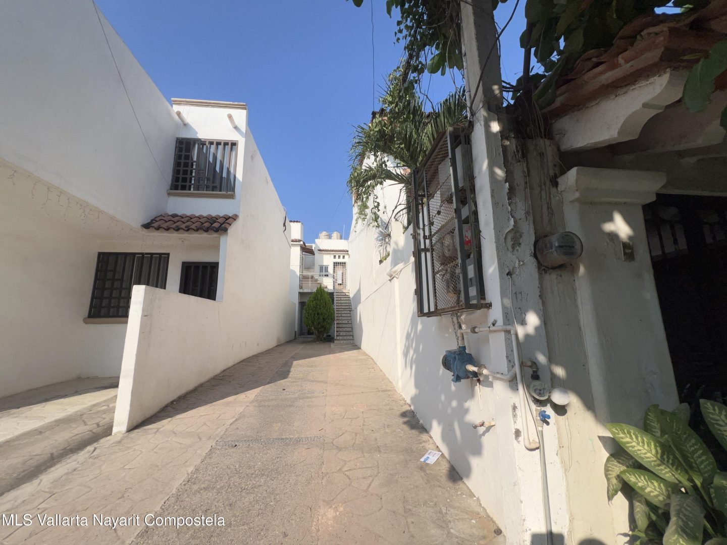 20251204182724067579000000-o