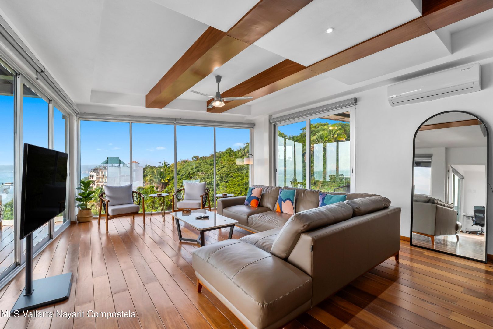 20251204194227299198000000-o