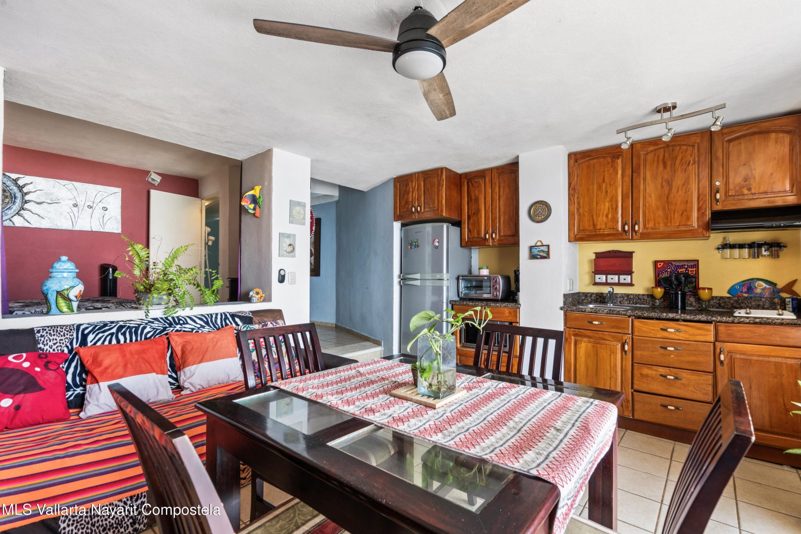 20251205061215108109000000-o