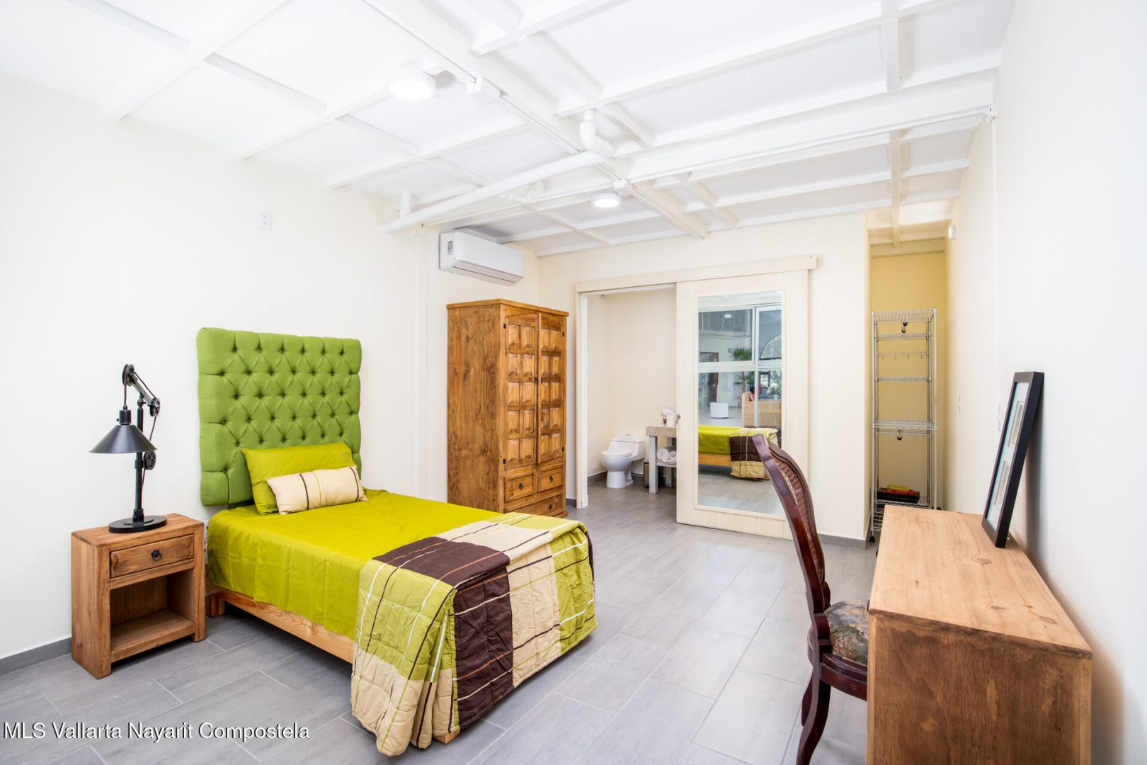 20251205145712926527000000-o