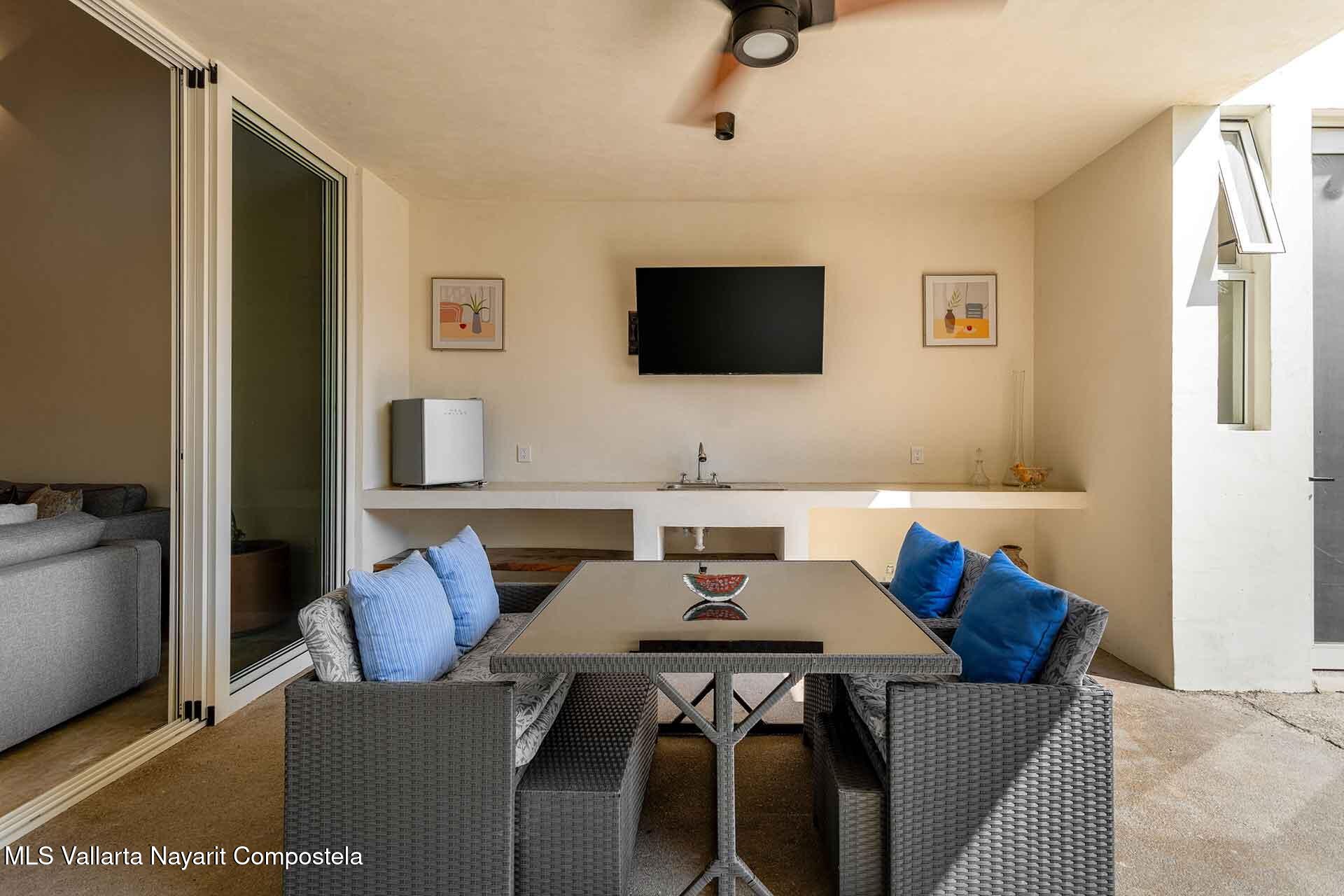 20251205170427014278000000-o