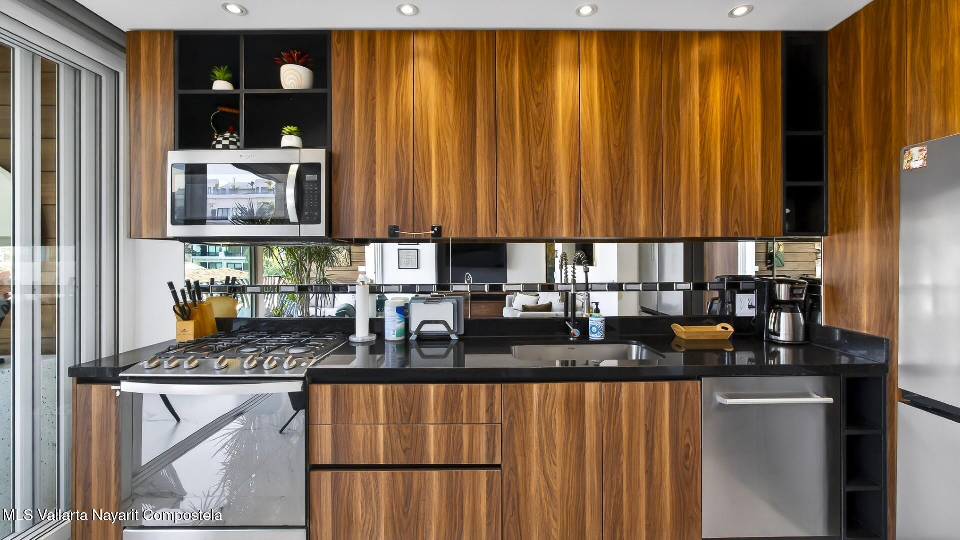 20251205184252162932000000-o