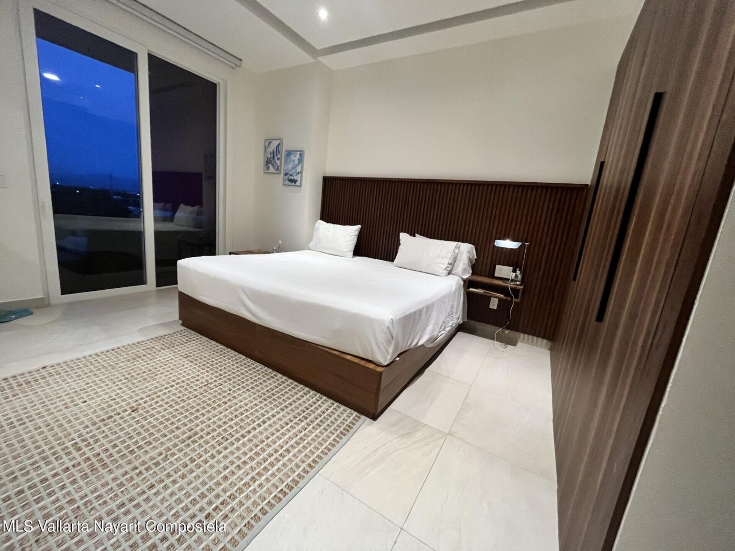 20251206194914553984000000-o