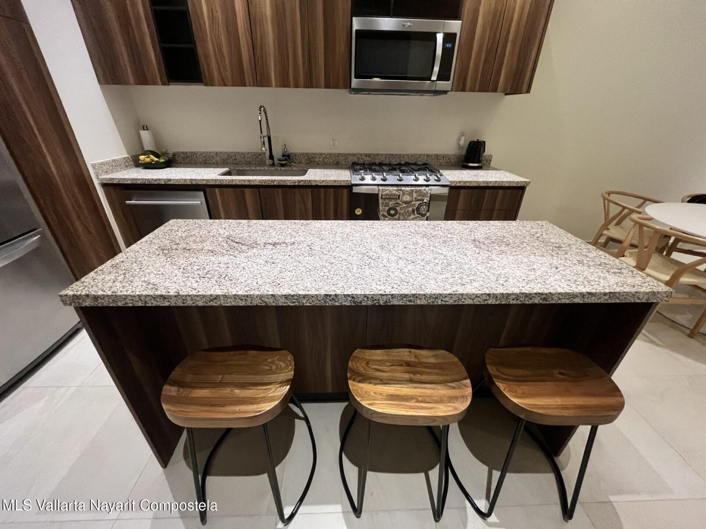 20251206194921654418000000-o