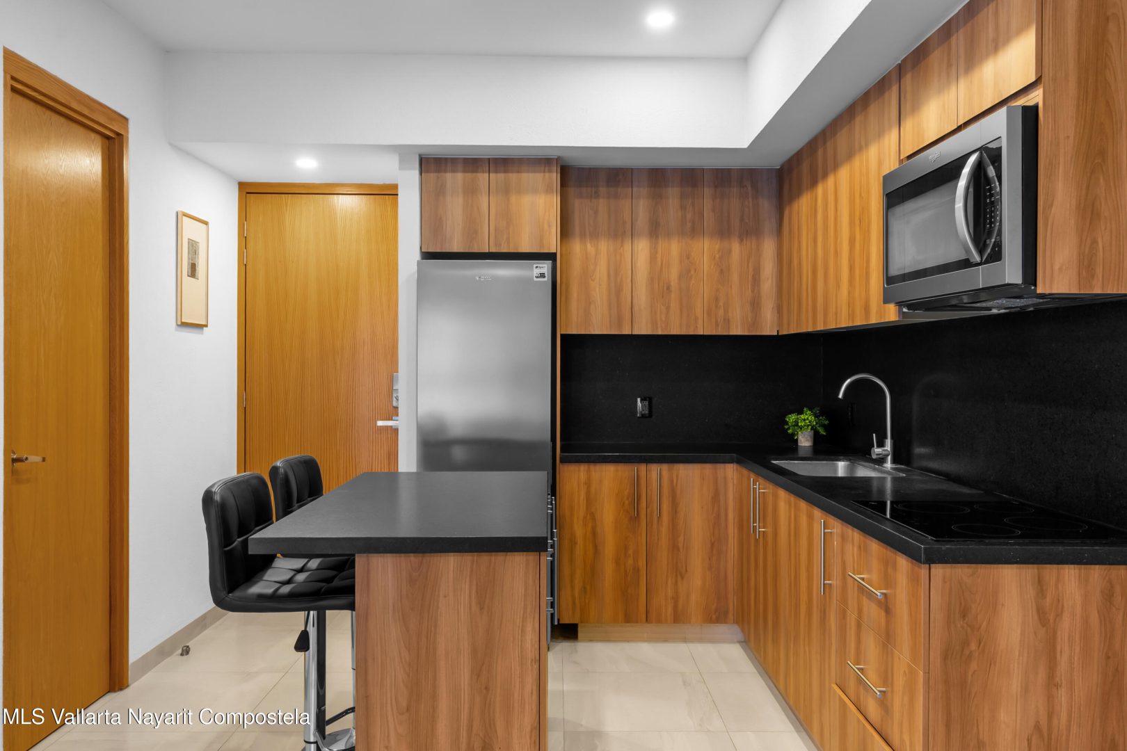 20251208190019173271000000-o