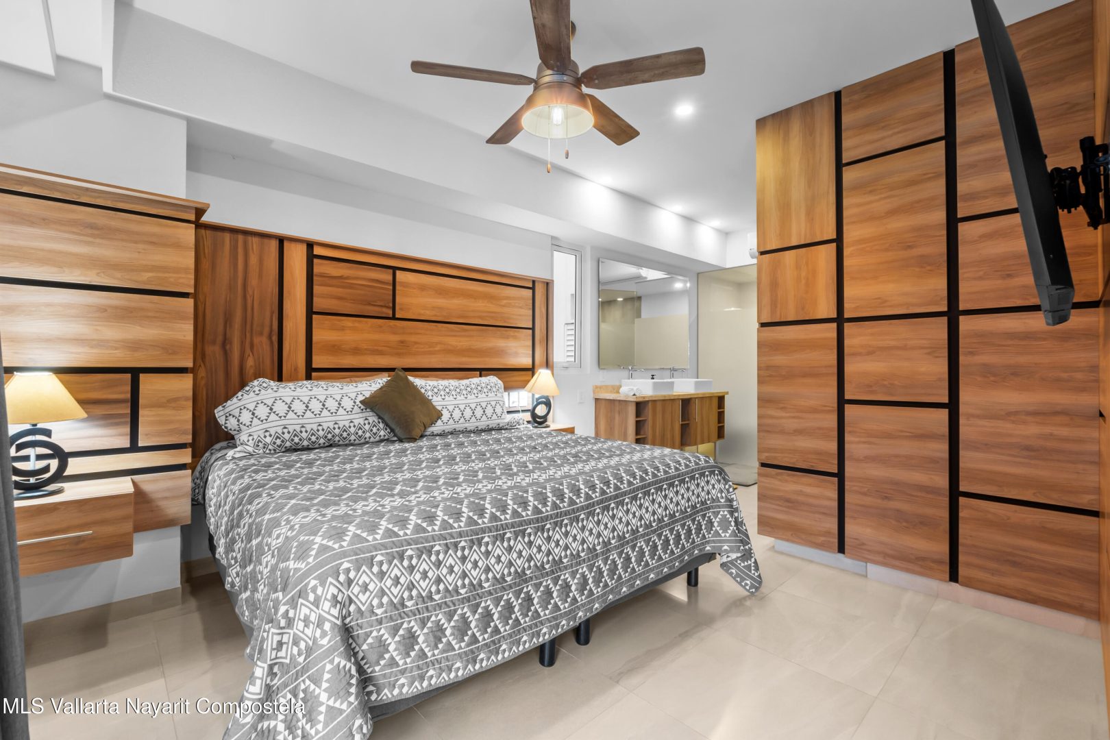 20251208190029743879000000-o