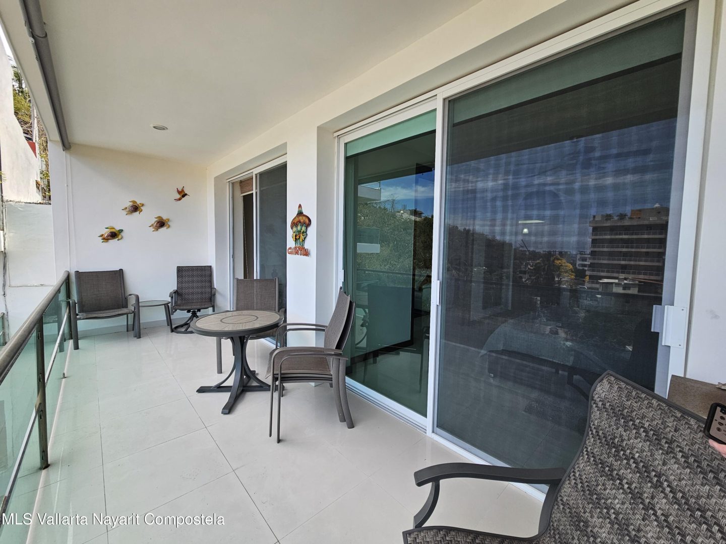 20251208201726069327000000-o