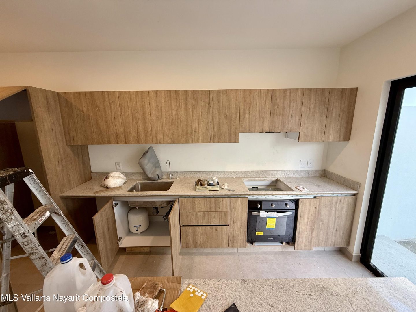 20251210001223256023000000-o