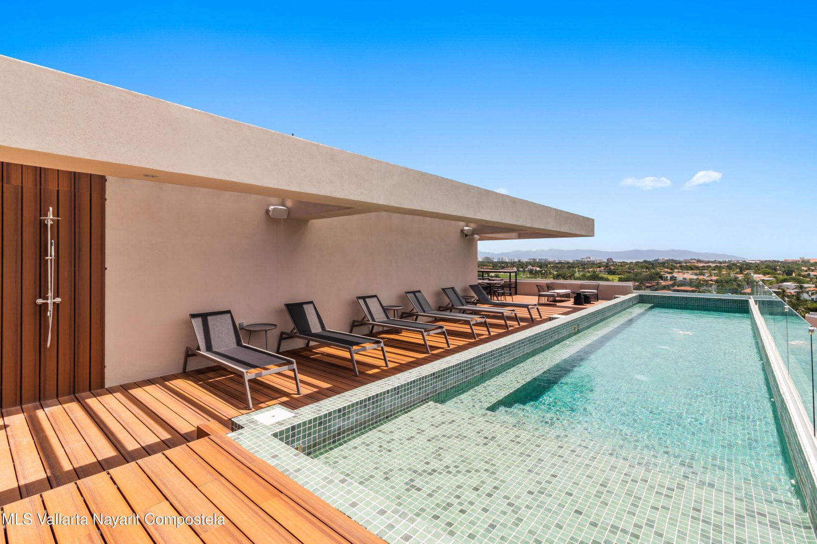 20251210183258524255000000-o