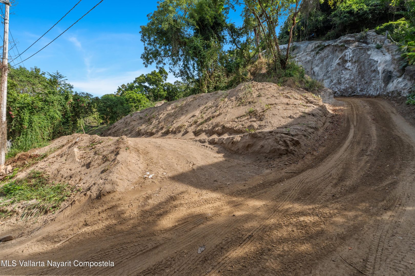 20251211171955685015000000-o