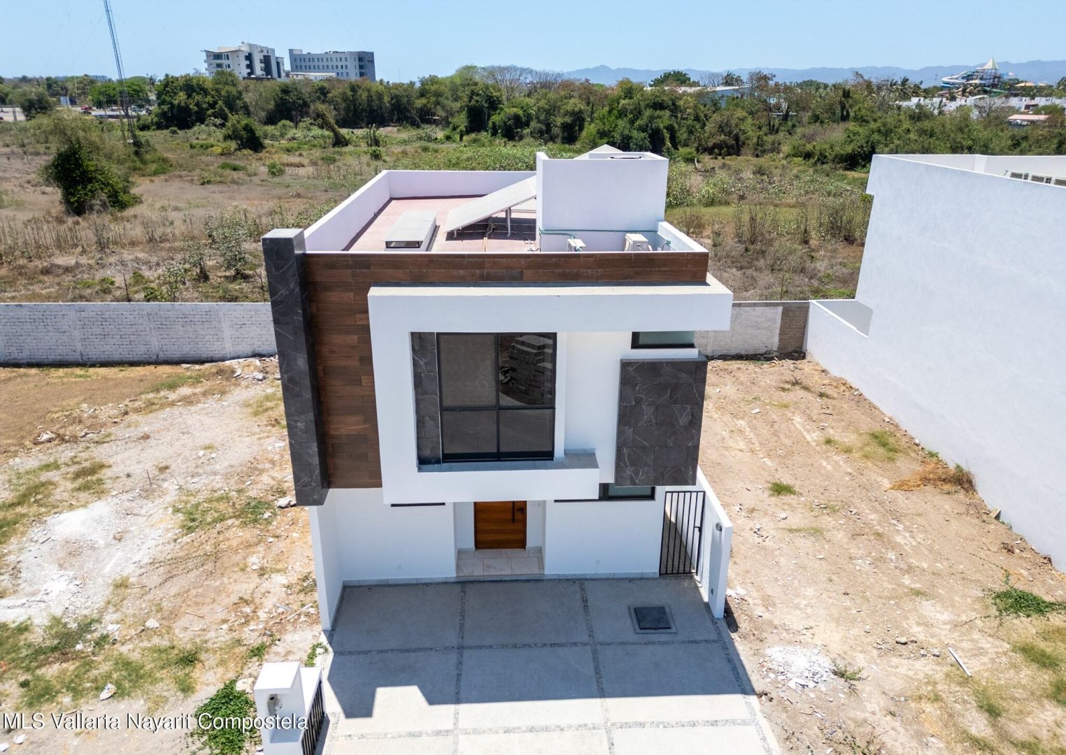 20251212212208662306000000-o