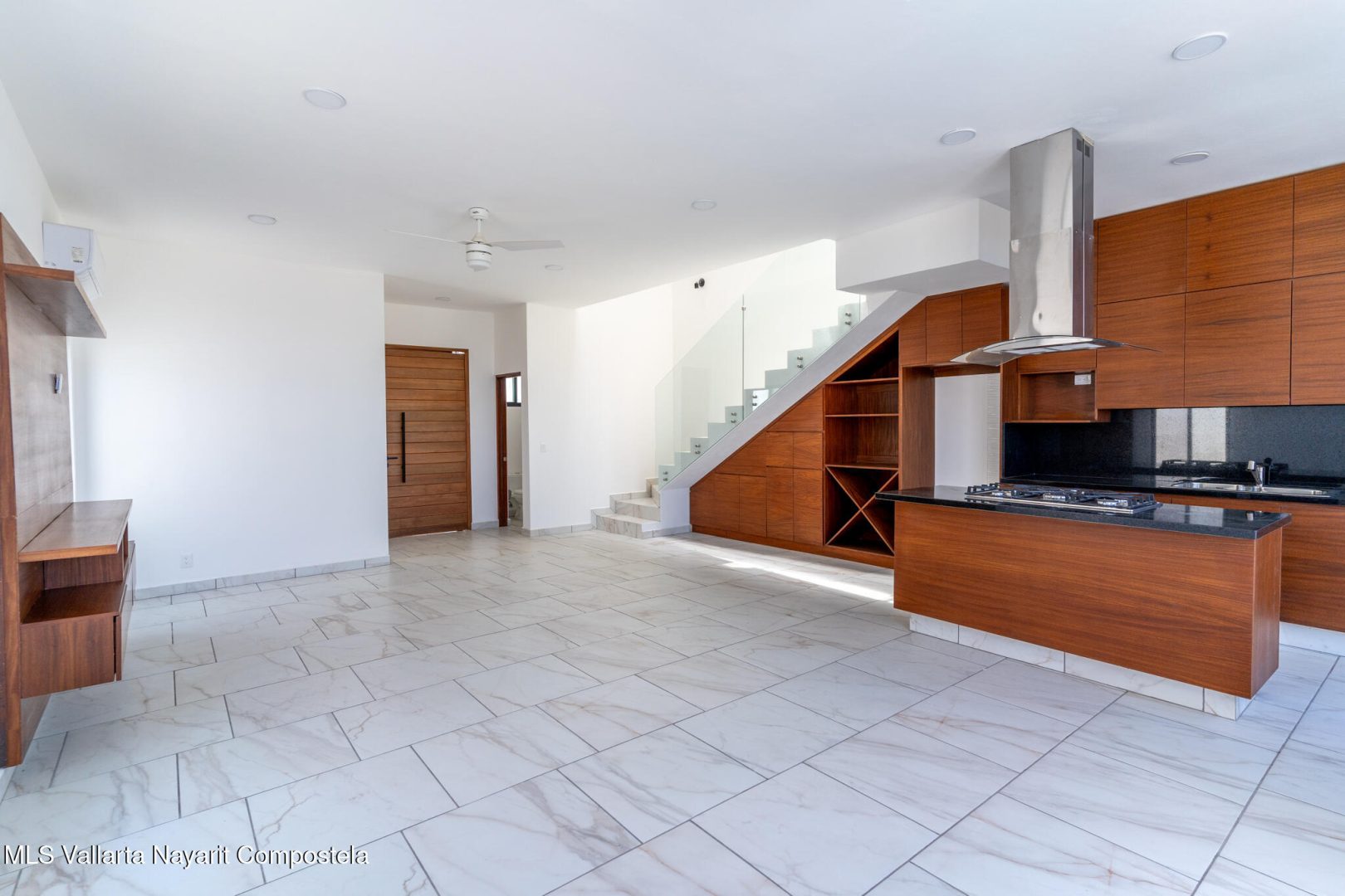 20251212213252832232000000-o