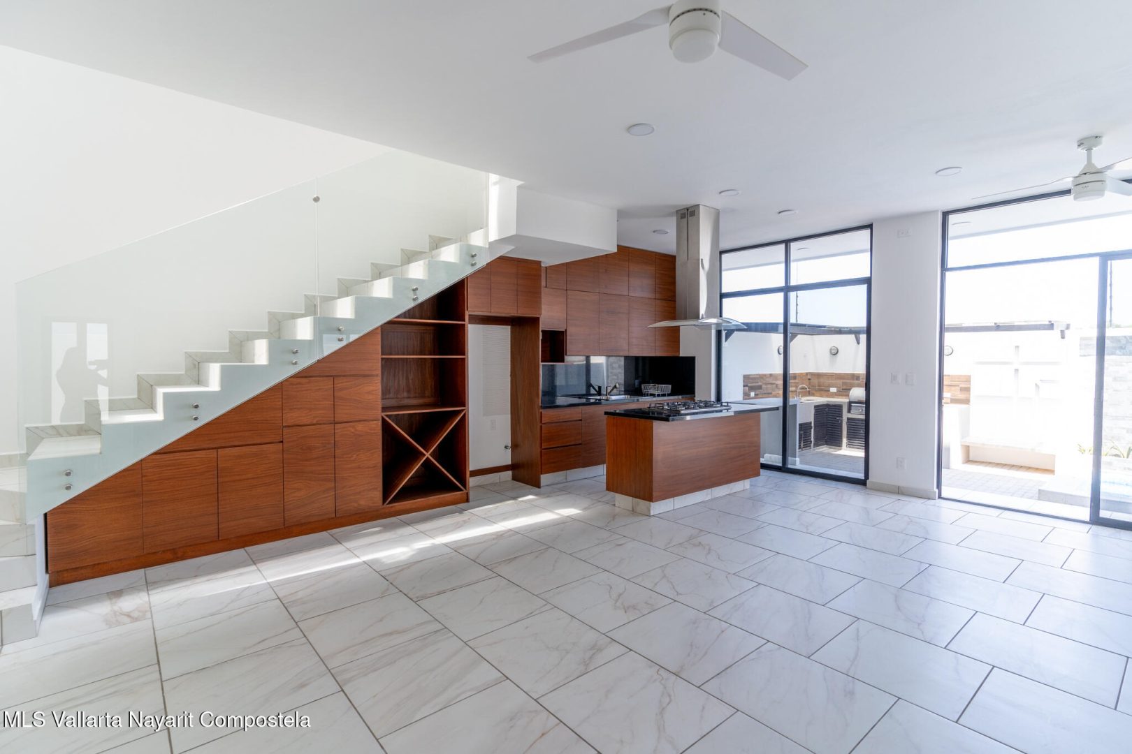 20251212213256450819000000-o