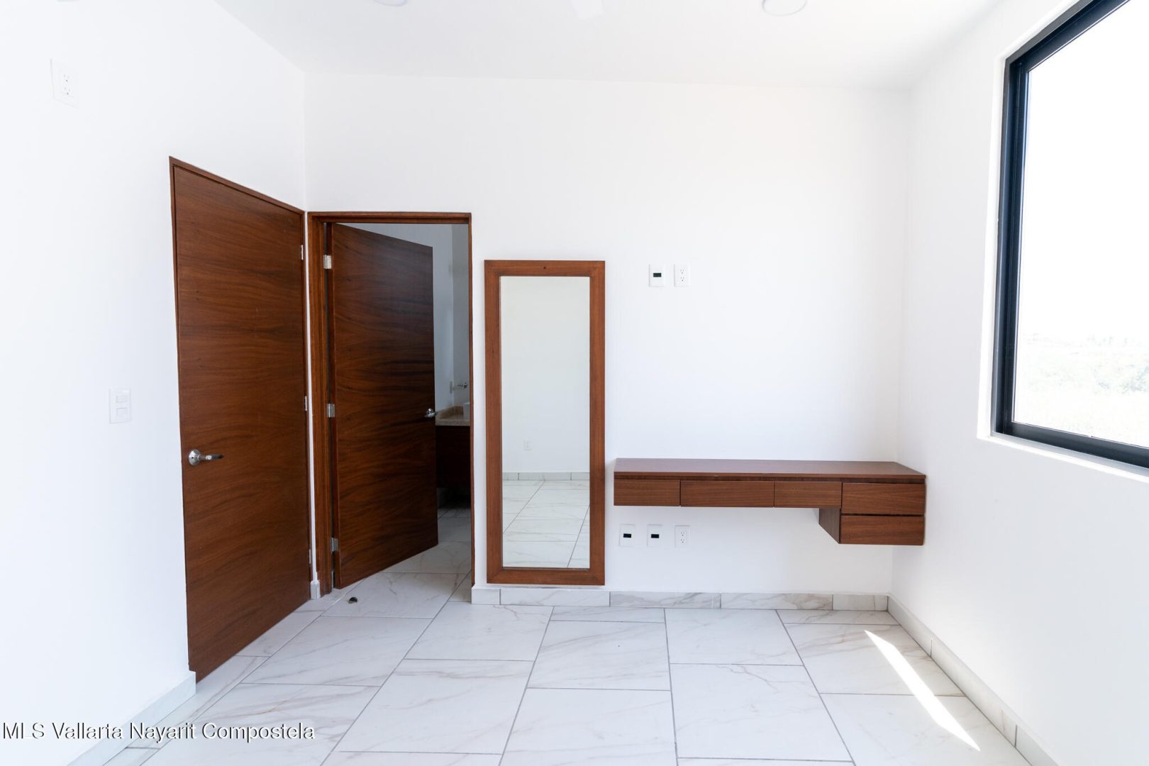 20251212213457703506000000-o