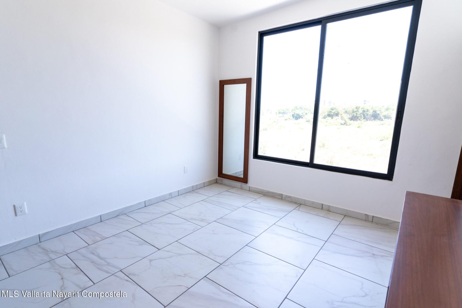 20251212213502104287000000-o