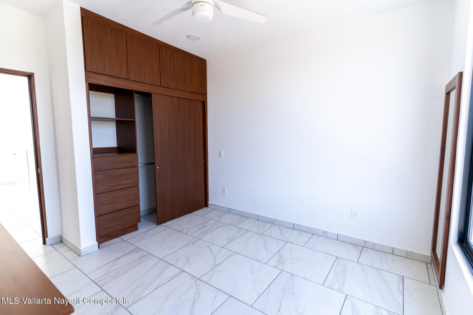 20251212213510510685000000-o