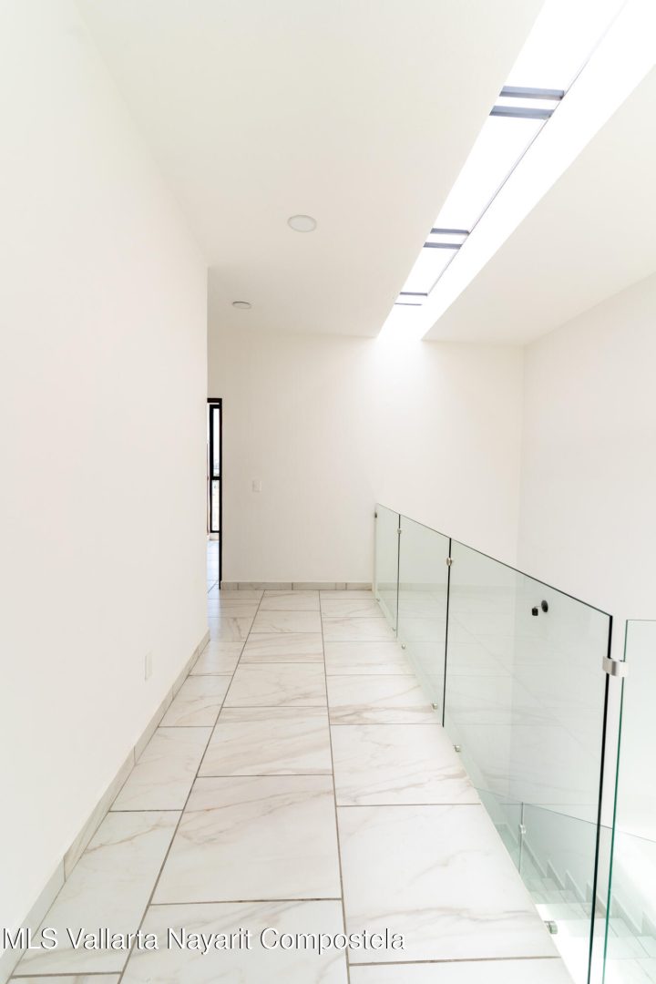 20251212213512025849000000-o