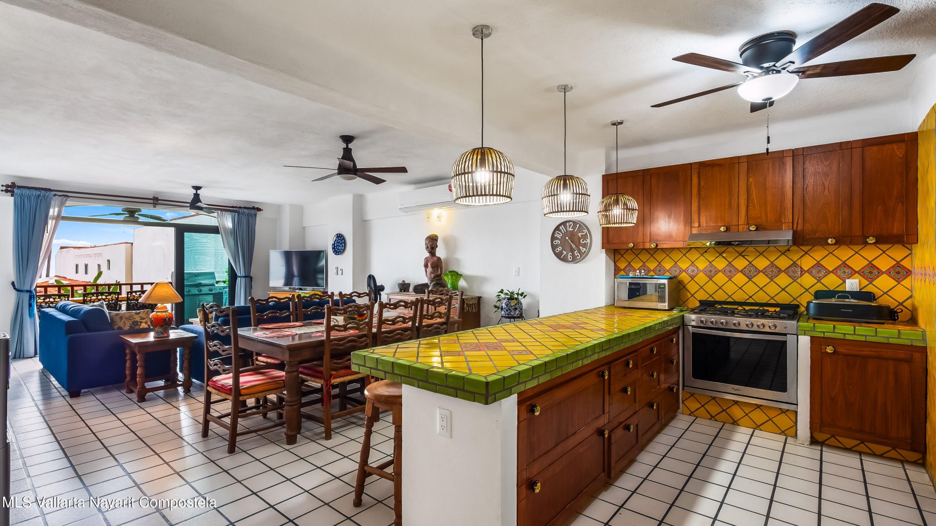 20251214100038495222000000-o