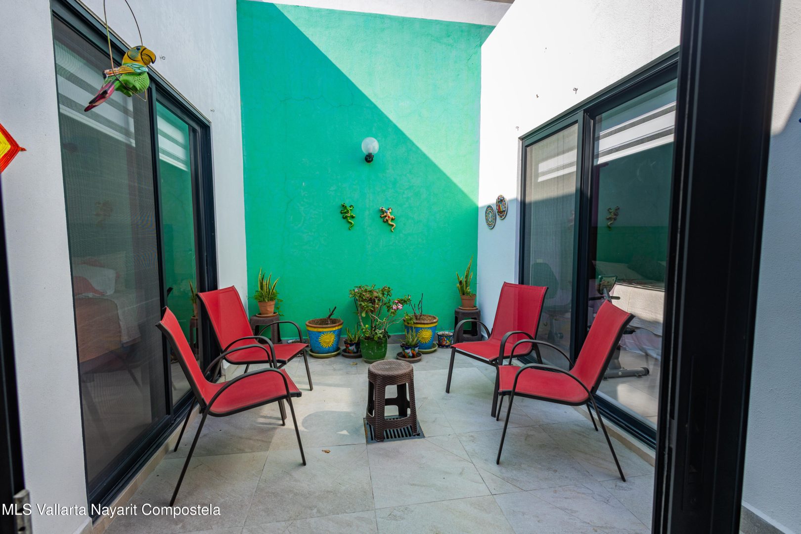 20251215170814680044000000-o